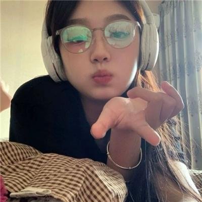 迎风而立的狮子